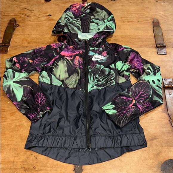 Nike Kids' Black and Green Floral Windbreaker Jacket Size XSmall - Picture 1 of 9